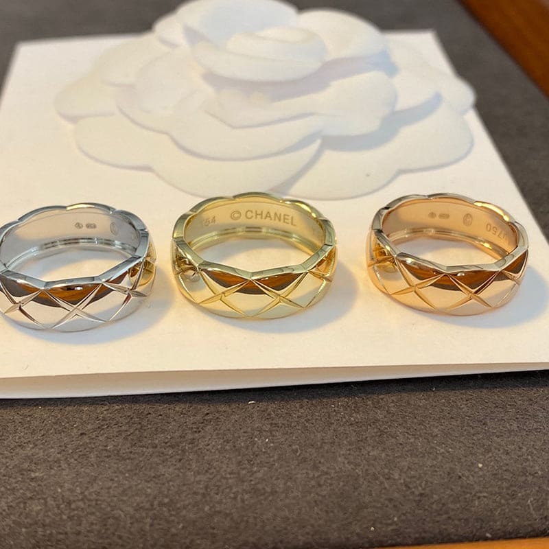 18K  Chanel Coco Crush Ring