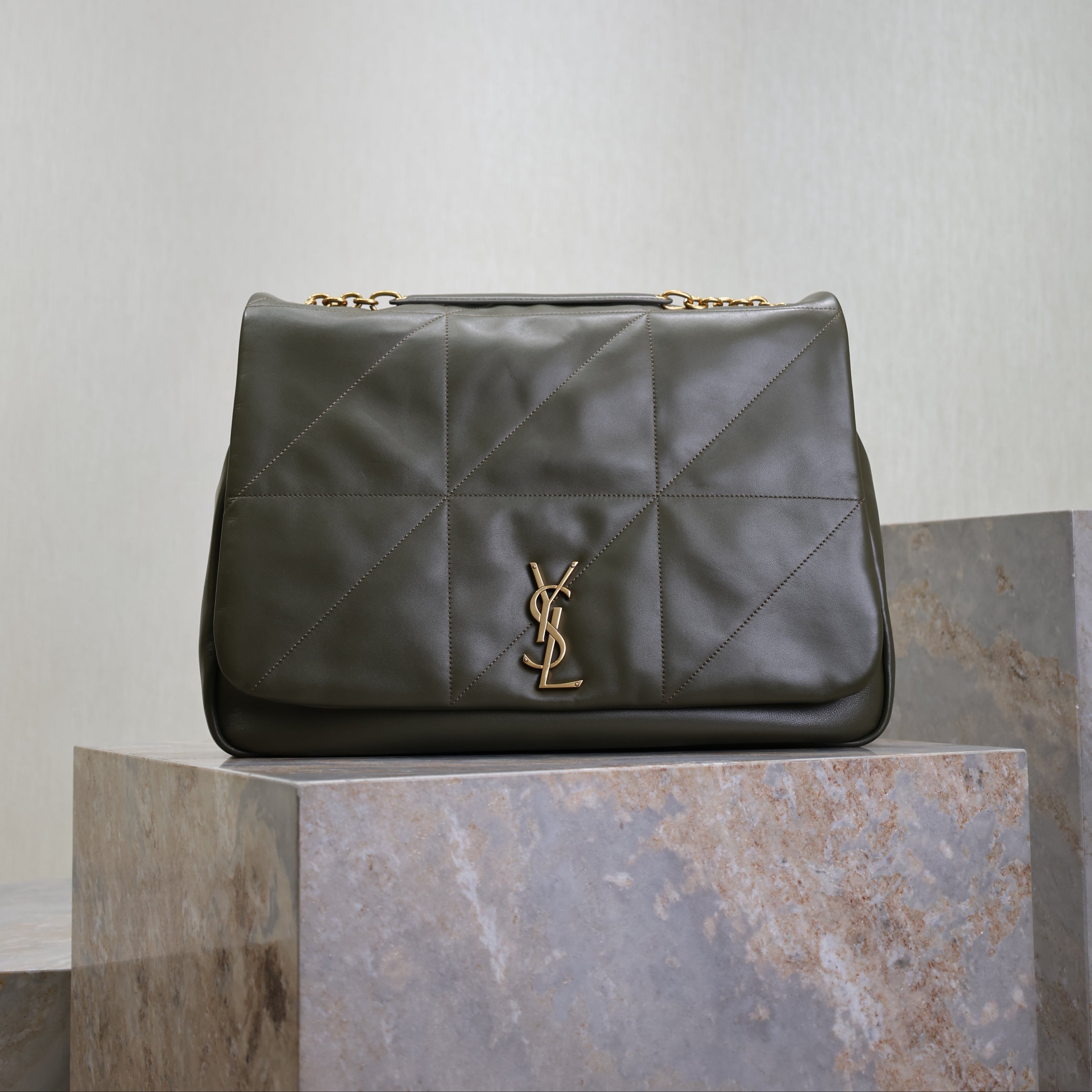 YSL 25S LARGE JAMIE 43 IN LIGHT MUSK LAMBSKIN GOLD HARDWRE