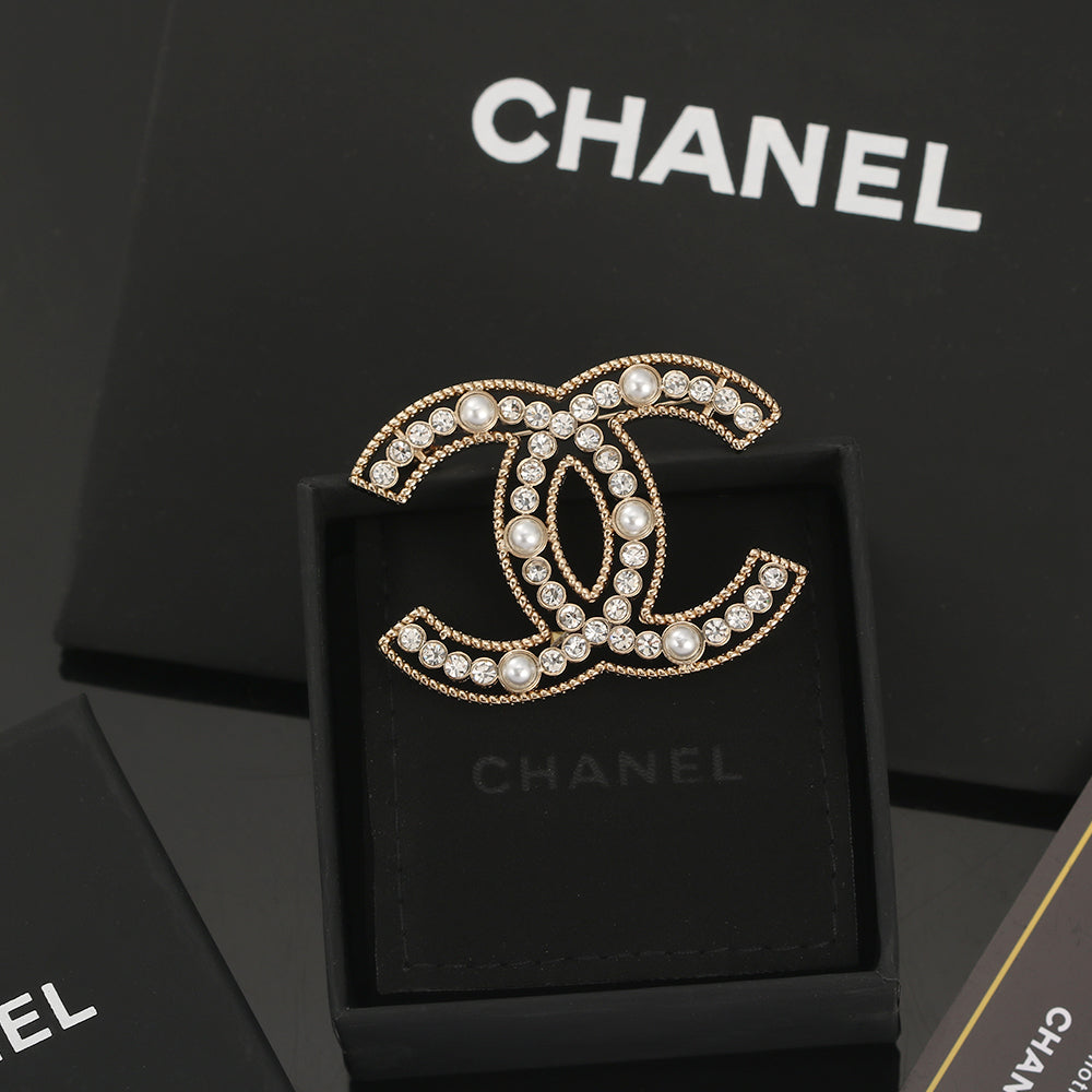 18K  Chanel Pearls Brooch