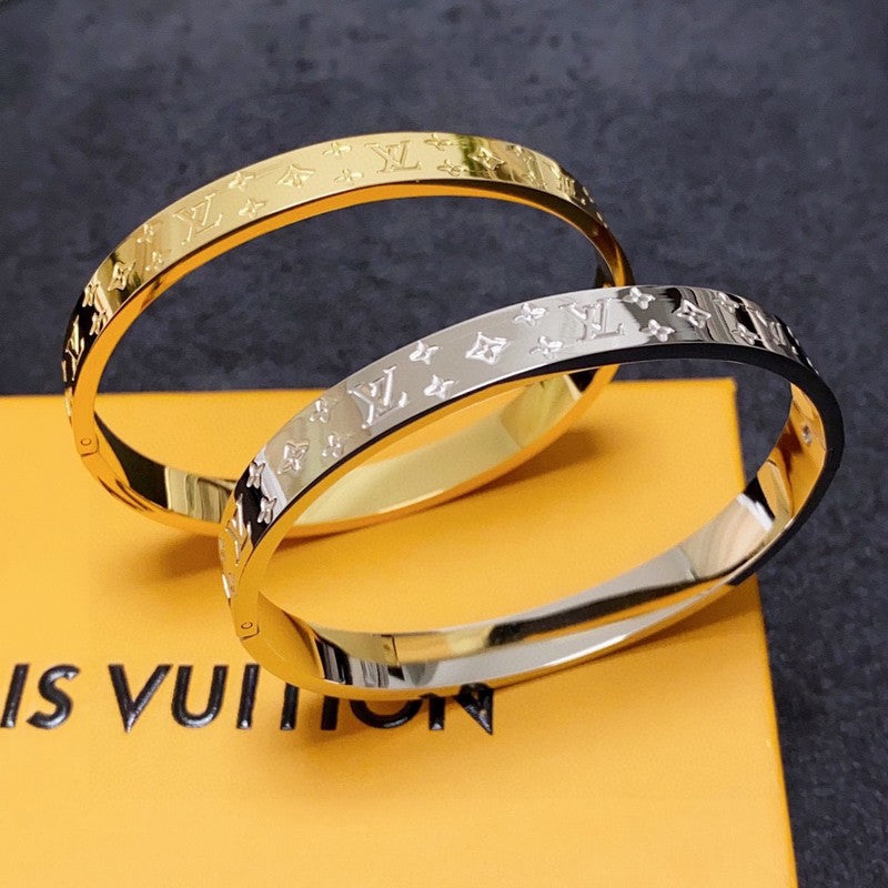 18K Louis Vuitton Vintage Gold Bracelet