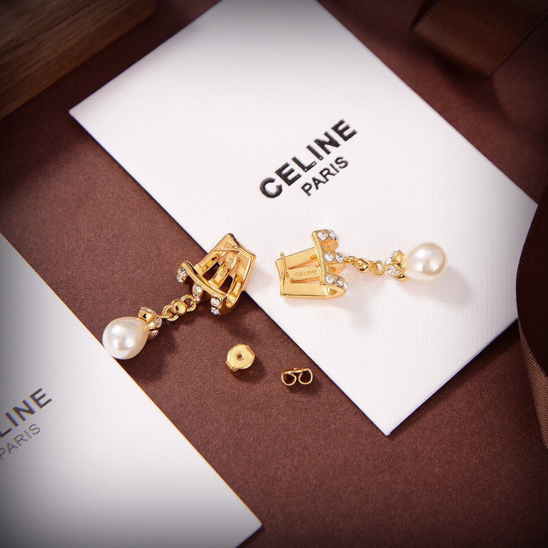 18K Celine Vintage Pearls Earrings