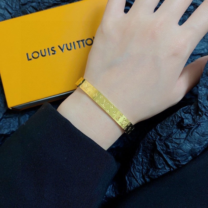 18K Louis Vuitton Vintage Gold Bracelet