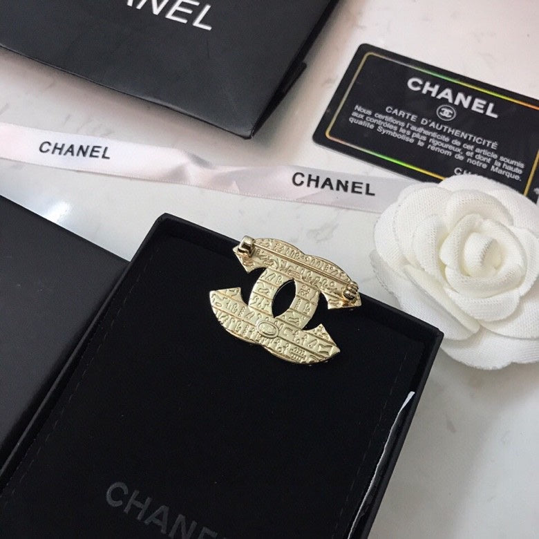 18K  Chanel Diamonds Brooch