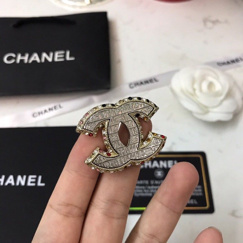 18K  Chanel Diamonds Brooch